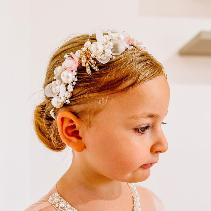 Tiara infantil de perlas y flores