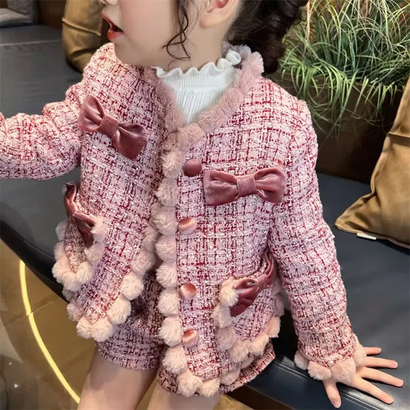 Conjunto de abrigo infantil con lazos