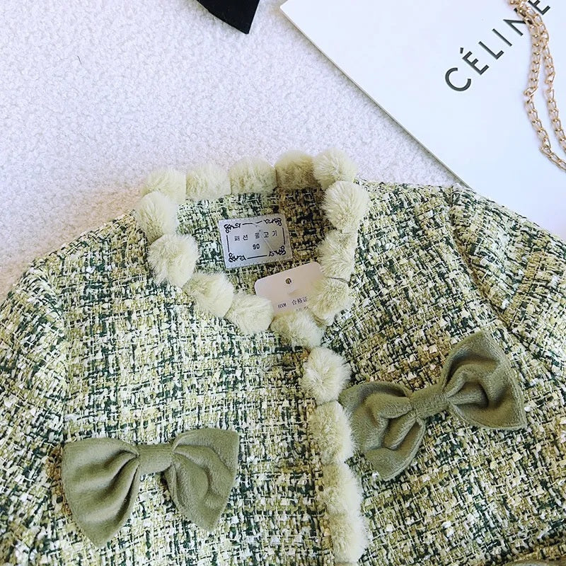 Conjunto de abrigo infantil con lazos