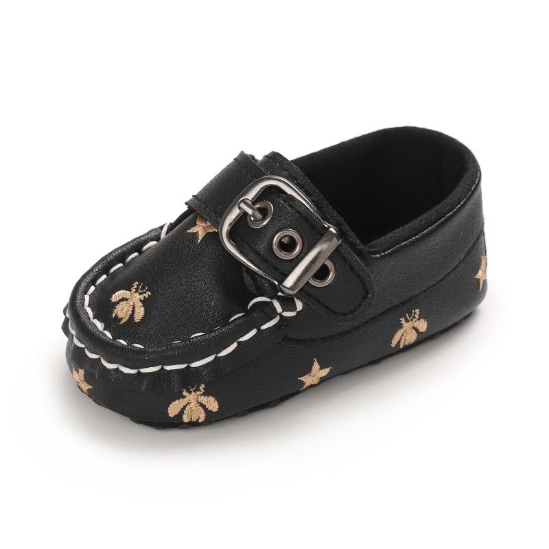 Zapatos con hebilla