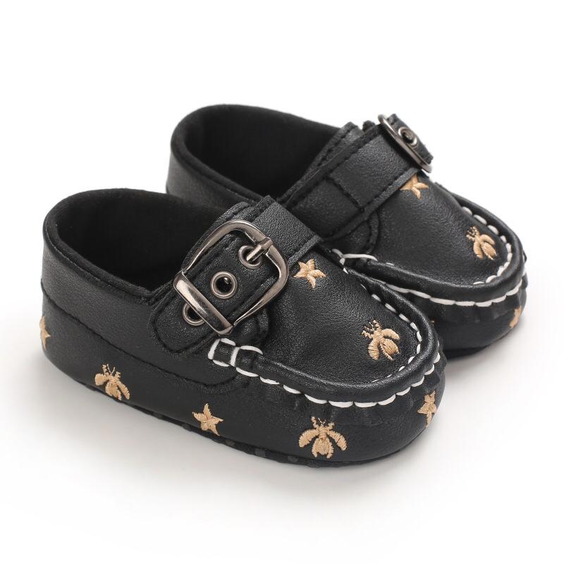 Zapatos con hebilla