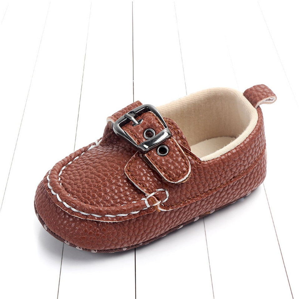 Mocasín con hebilla para bebé niño/niño pequeño