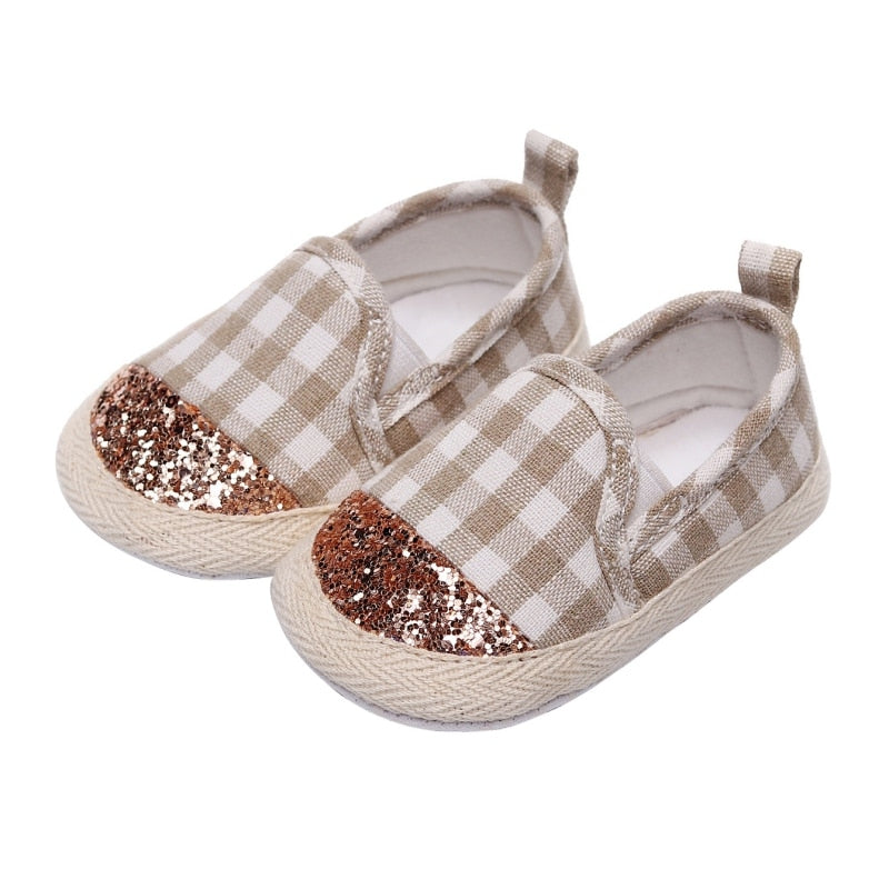 Zapatos elegantes y brillantes