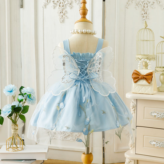 Vestido bordado con alas de mariposa