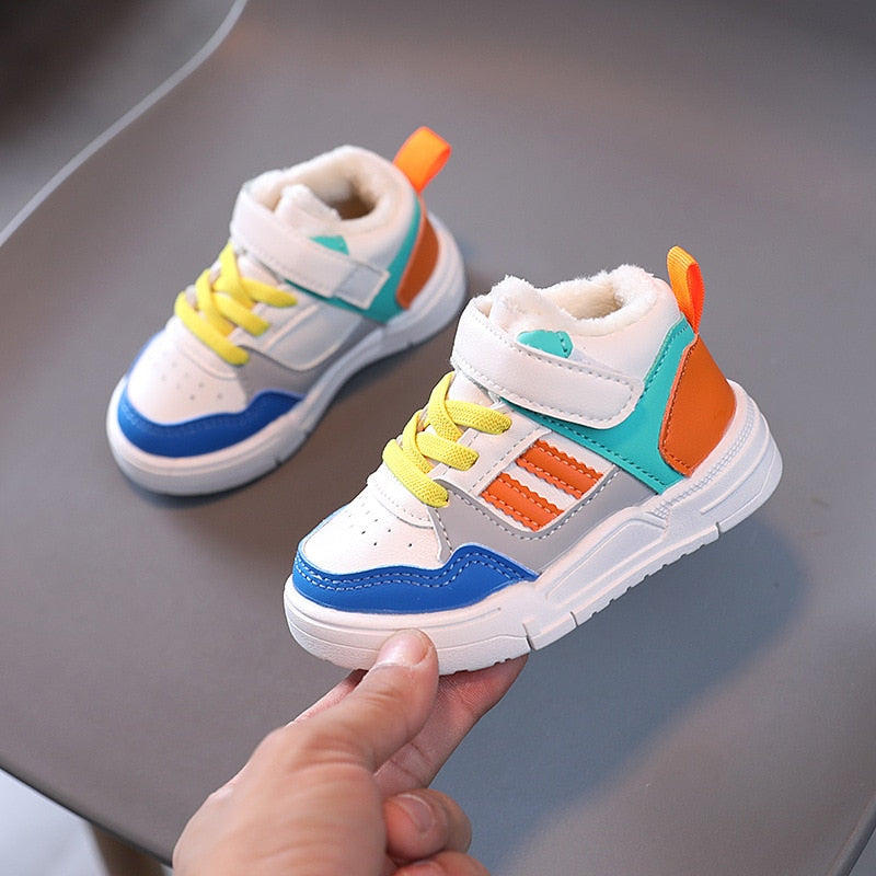 Zapatillas deportivas coloridas y divertidas