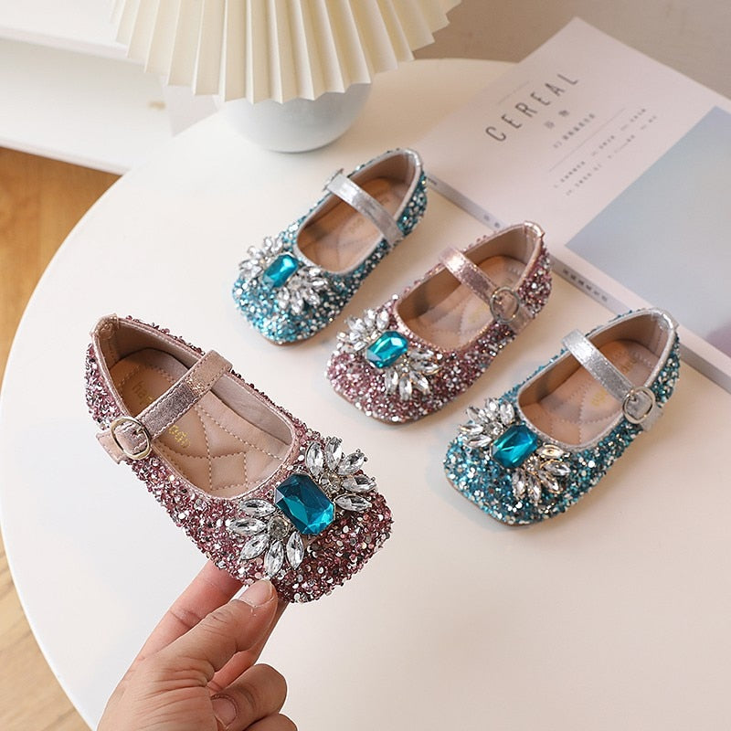 Zapatillas con piedras y lentejuelas