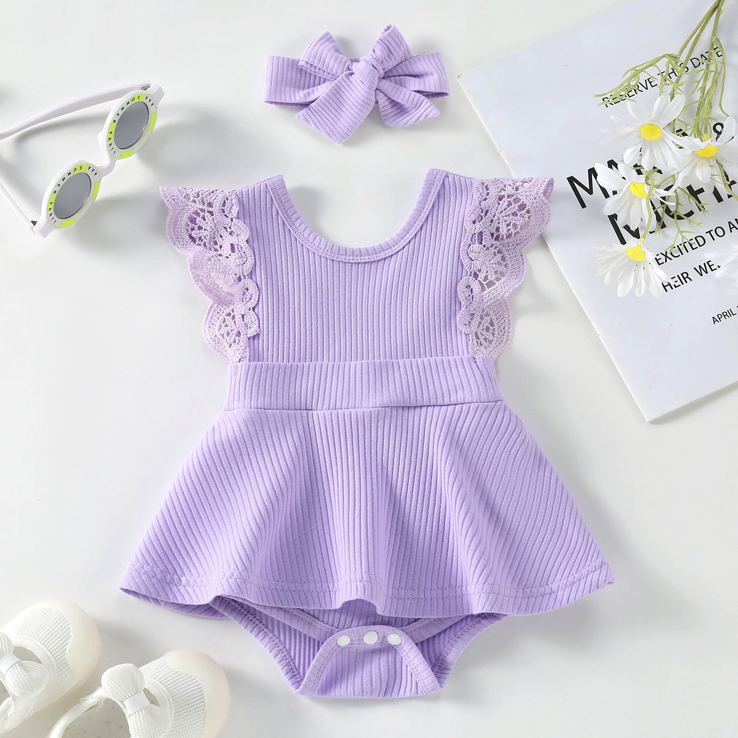 Conjunto de mono y diadema de colores caramelo
