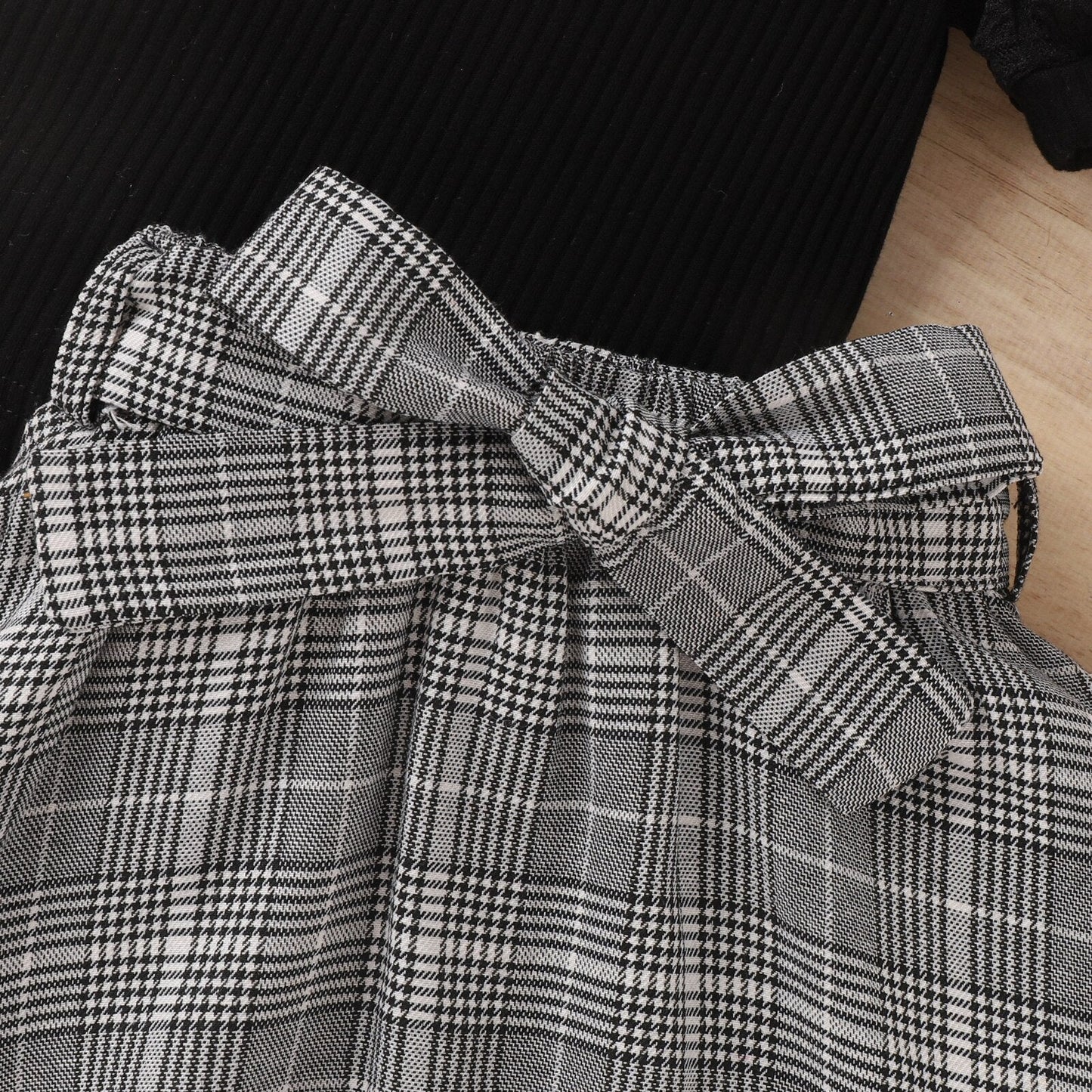 Conjunto de 2 piezas de blusa abullonada de manga corta + falda a cuadros con cinturón
