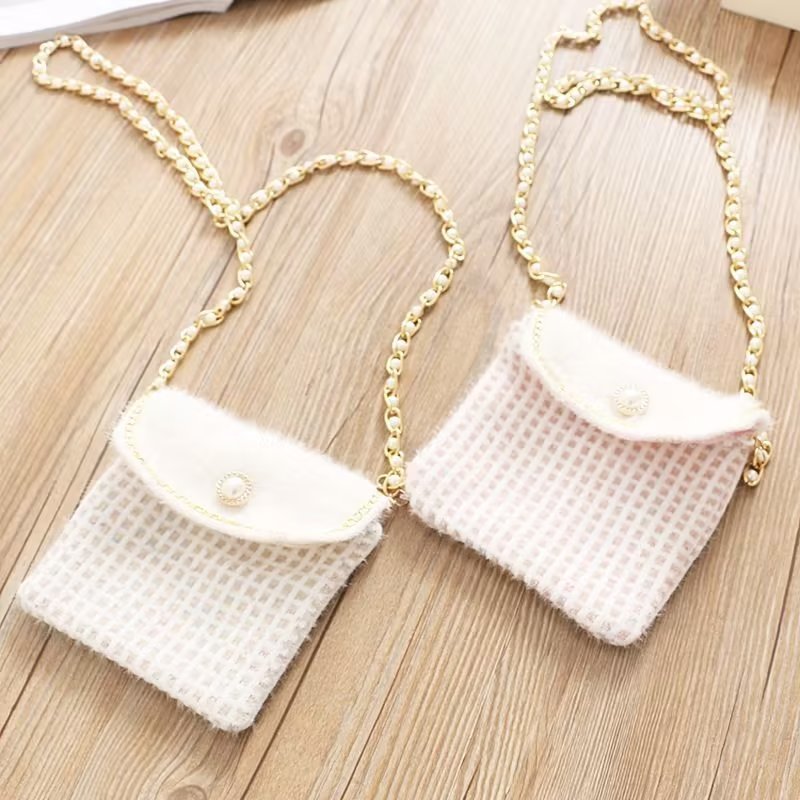 فستان أطفال بتفاصيل اللؤلؤ