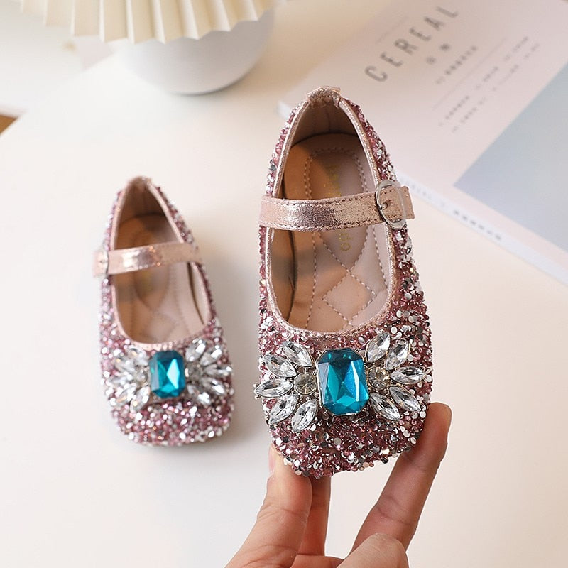Zapatillas con piedras y lentejuelas