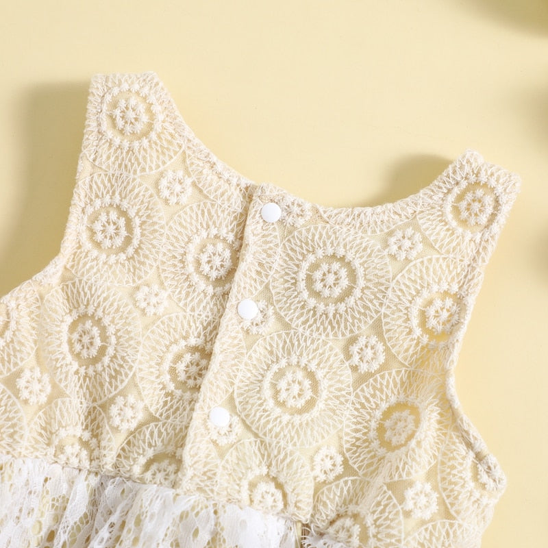 Vestido de encaje sin mangas con body