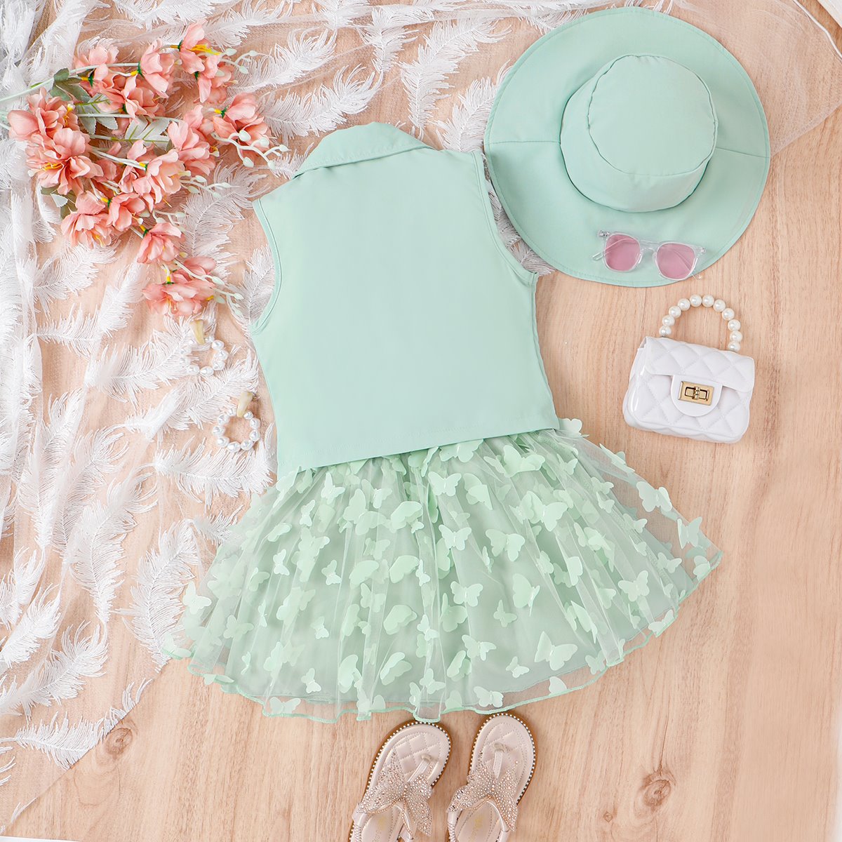 Conjunto de vestido y chaleco de mariposa