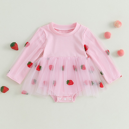 Cuerpo de niños con fresas