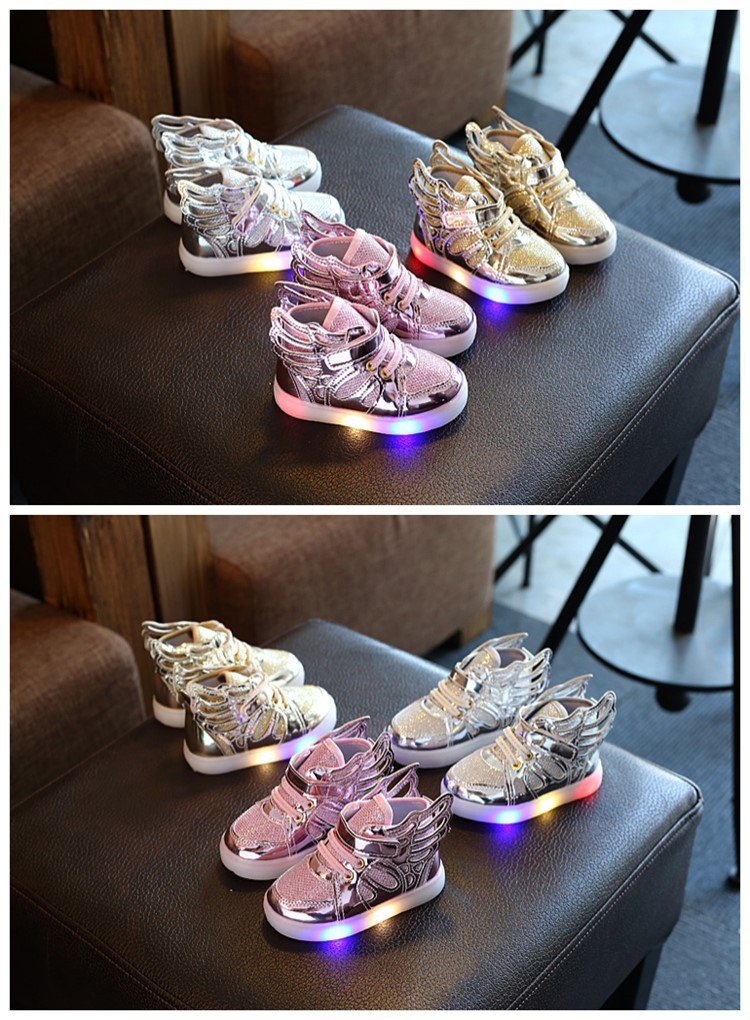 حذاء أطفال بجناح و LED 
