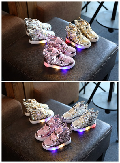 حذاء أطفال بجناح و LED 