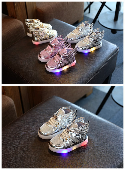 حذاء أطفال بجناح و LED 