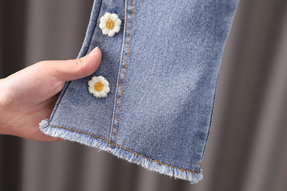Conjunto infantil de mujer con chaleco floreado