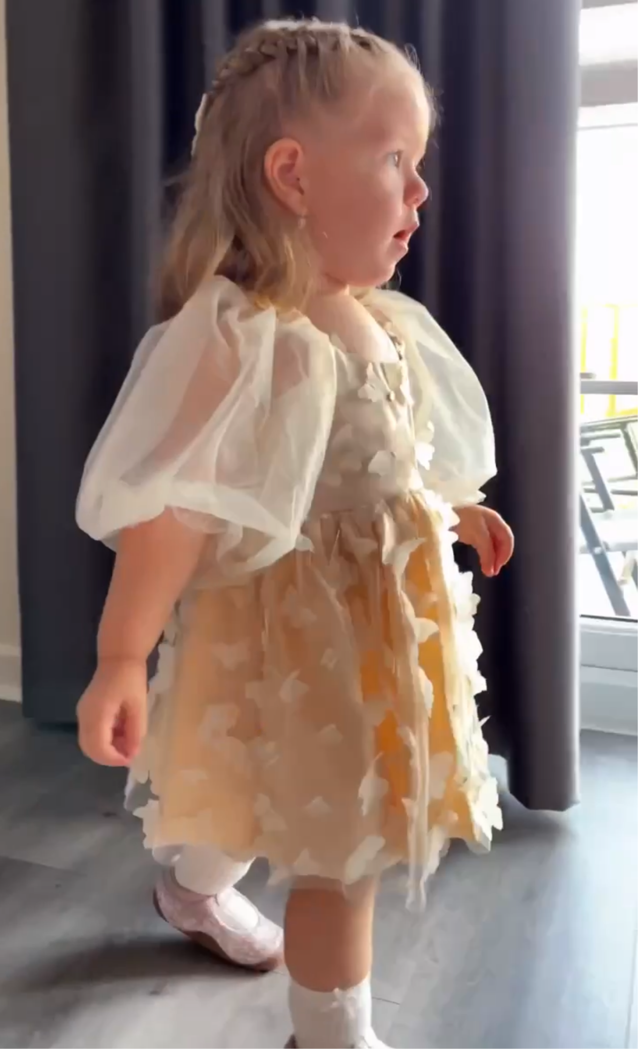 Vestido infantil mariposa beige + Diadema