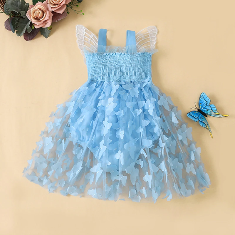 Vestido de mariposa con alas