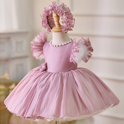 Vestido de fiesta verde con perlas y flores 