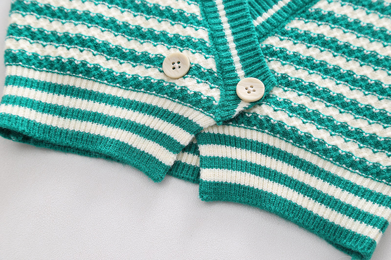 Conjunto de mujer con chaleco de rayas