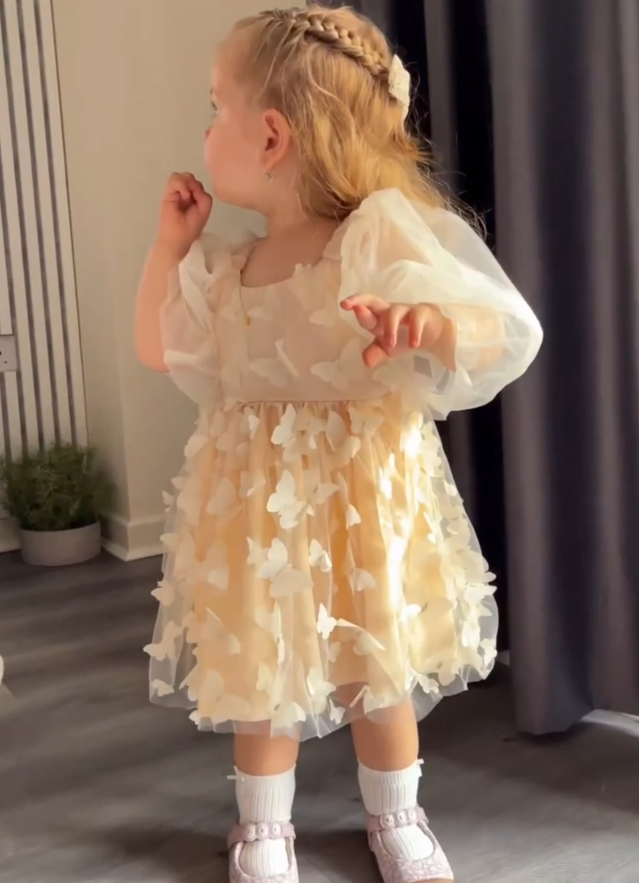 Vestido infantil mariposa beige + Diadema
