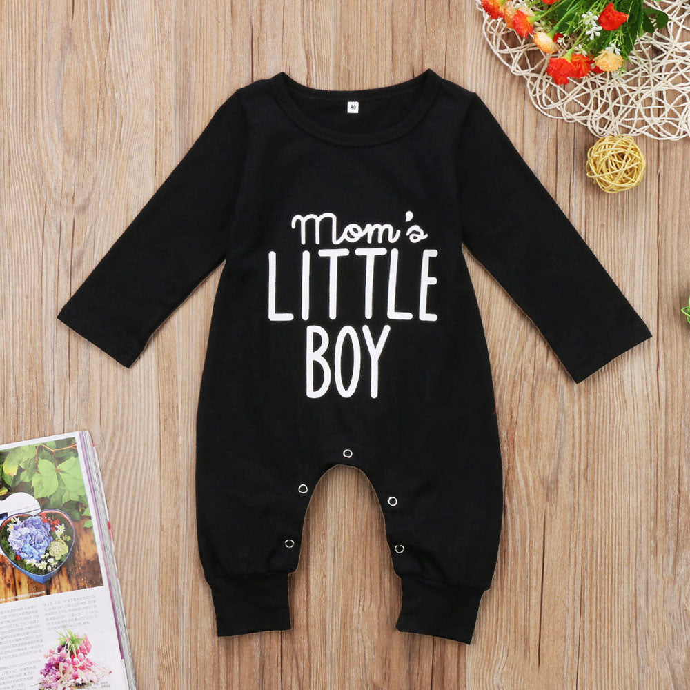 Mono de bebé niño pequeño