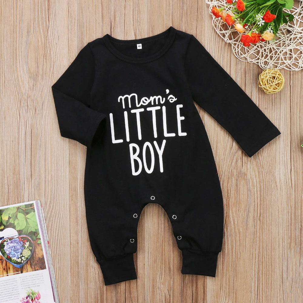 Mono de bebé niño pequeño