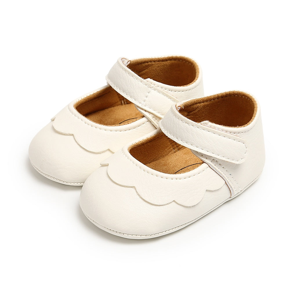 Zapato básico bebé niña con detalles