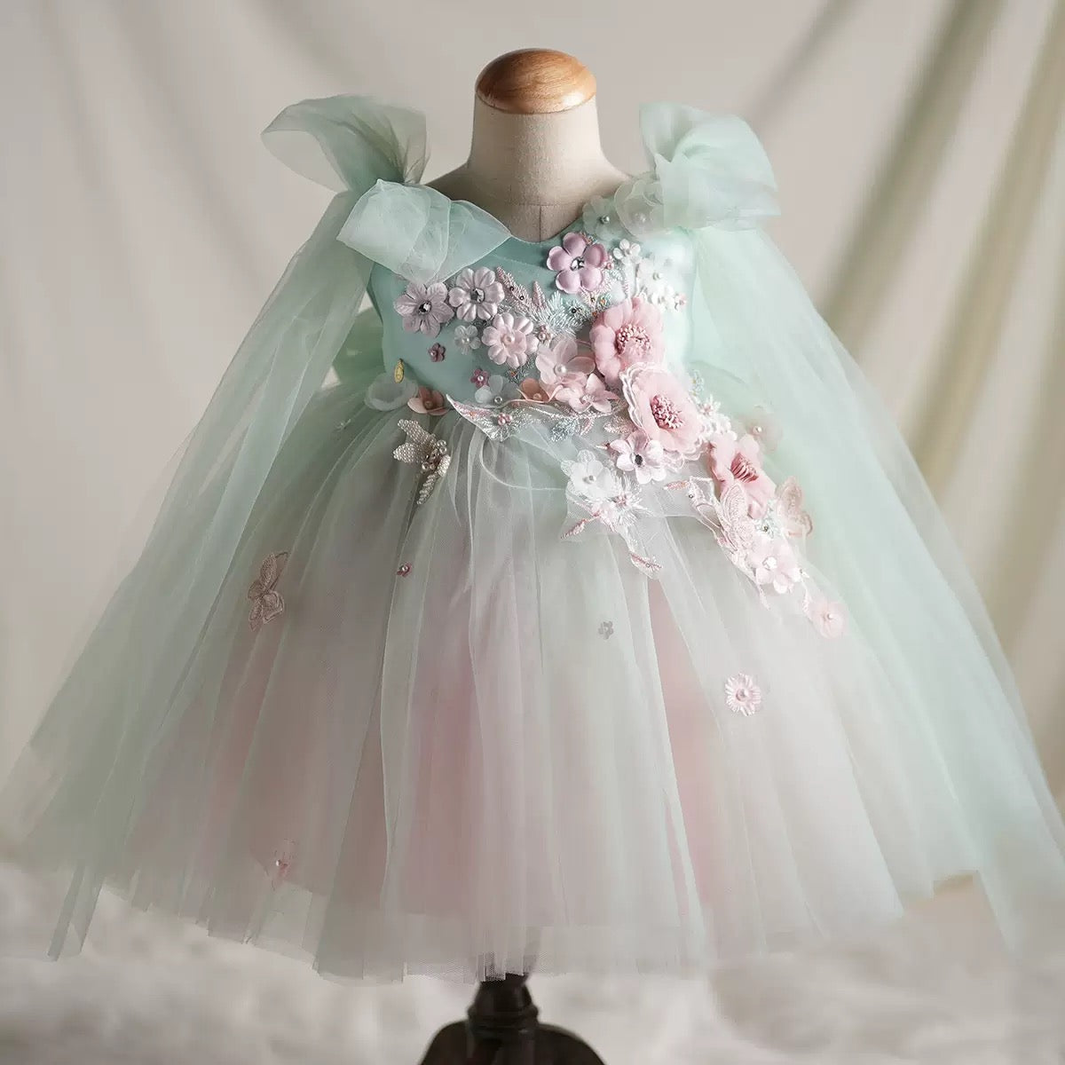 فستان حفلة للأطفال باللون الأخضر من Enchanted Garden 