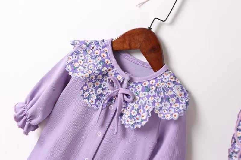 Mono floral para niña y gorro a juego 