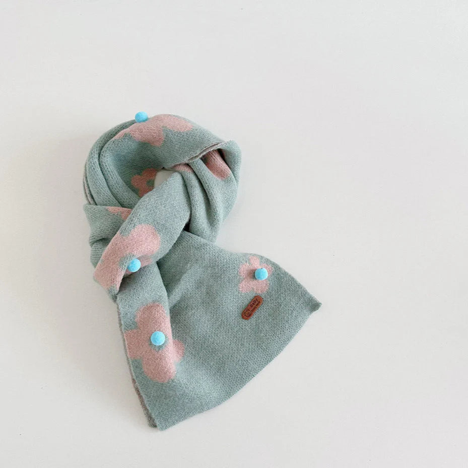 Bufanda infantil con pequeñas flores 