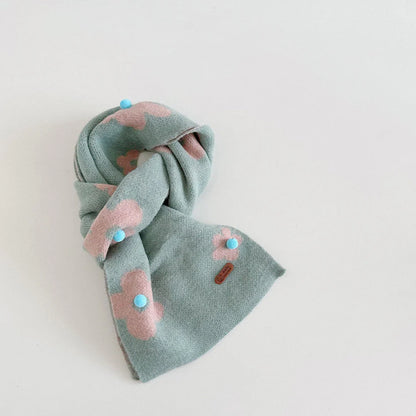 Bufanda infantil con pequeñas flores 