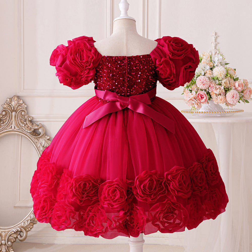 Vestido infantil con flores brillantes 