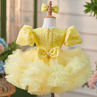 Vestido de fiesta con lazo y brillo 