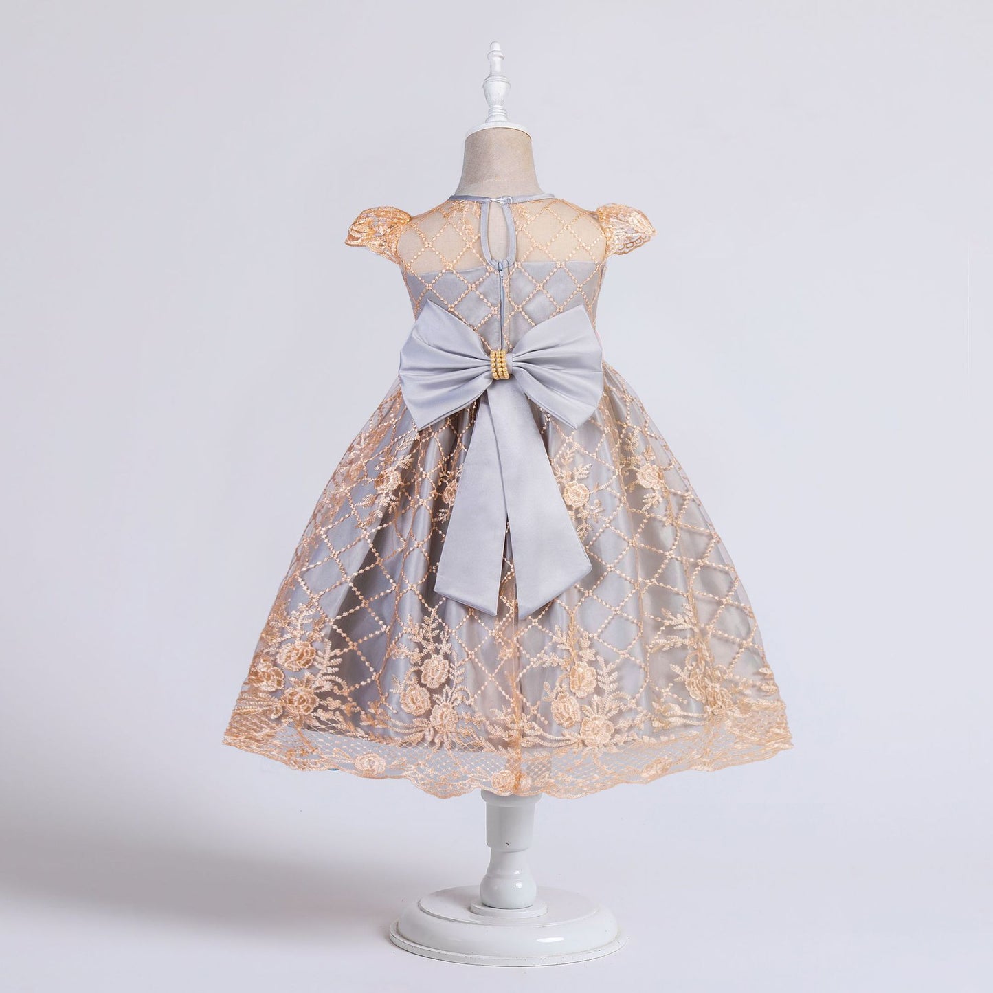 Vestido de fiesta infantil con encaje floral 