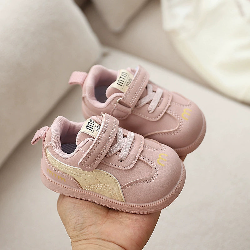 Children's sneakers with Velcro