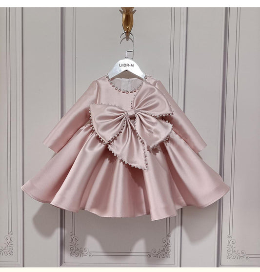 Vestido infantil de encaje con perlas 