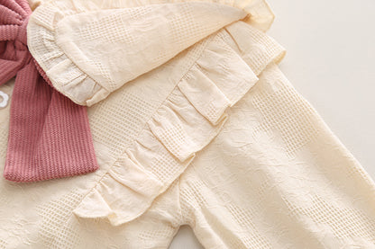 Conjunto infantil de mujer con botones de lazo 