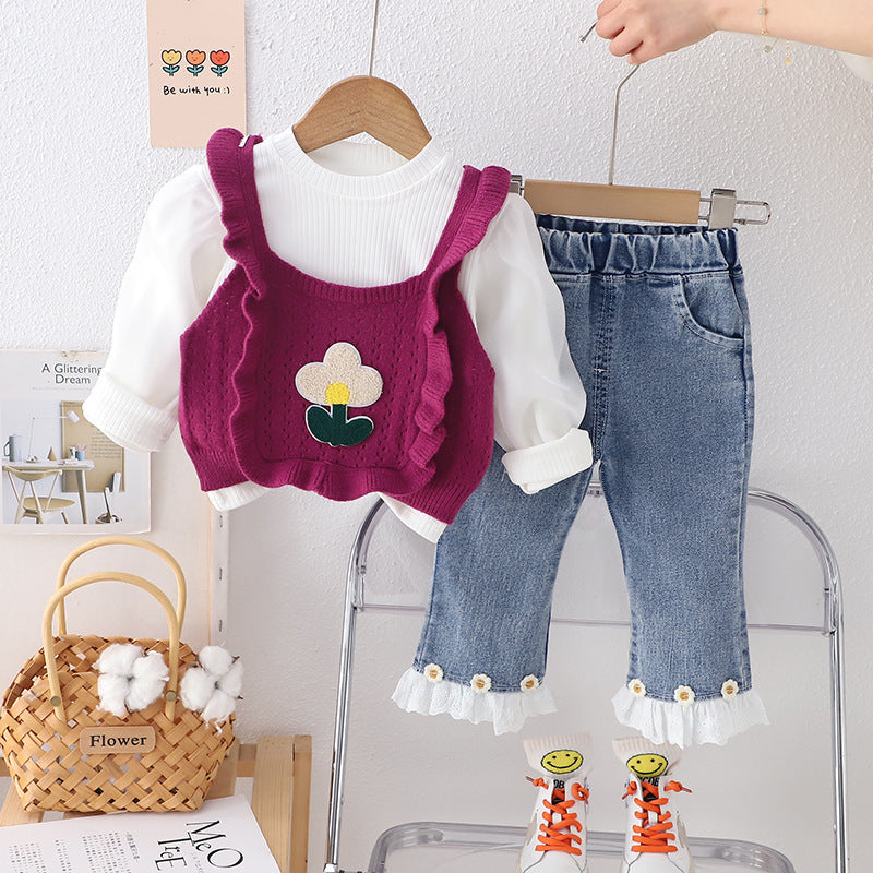 Conjunto infantil de 3 piezas con pequeñas flores 
