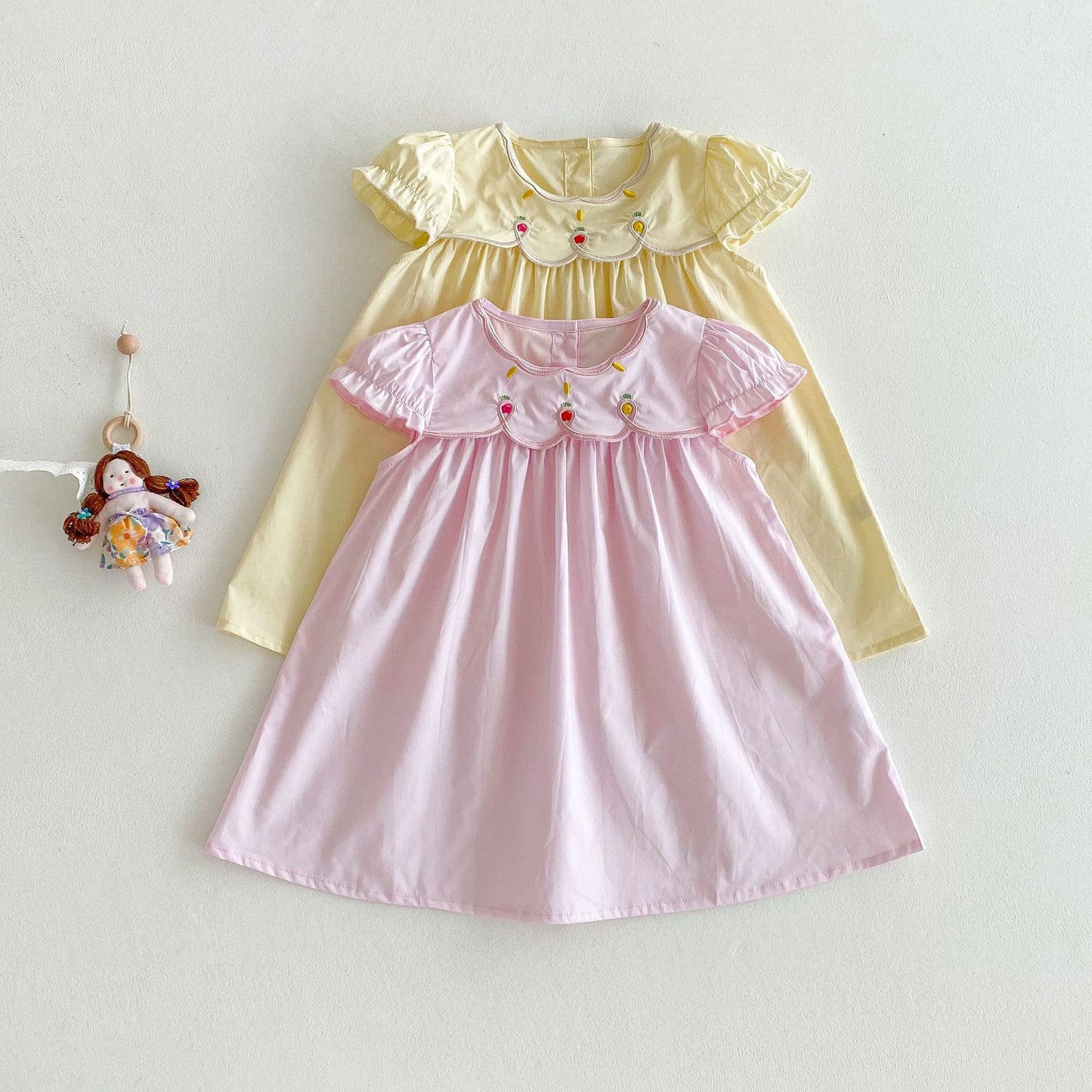 Children's Dress with Little Flowers and Ruffled Sleeves