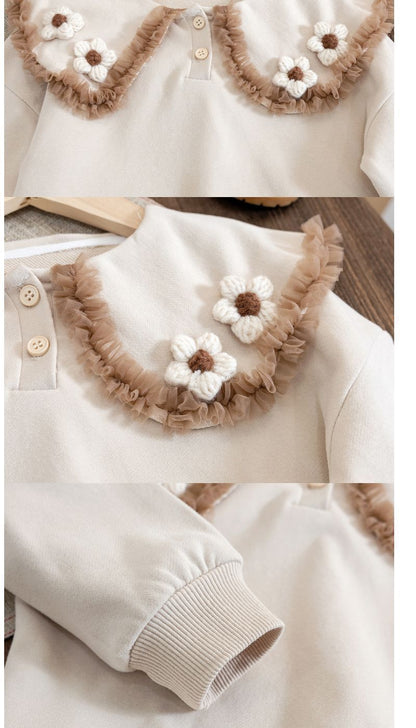 Blusa infantil con cuello floral 