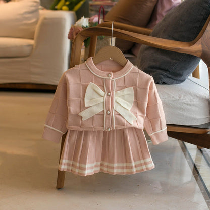 مجموعة أطفال من عقدة اللؤلؤ 