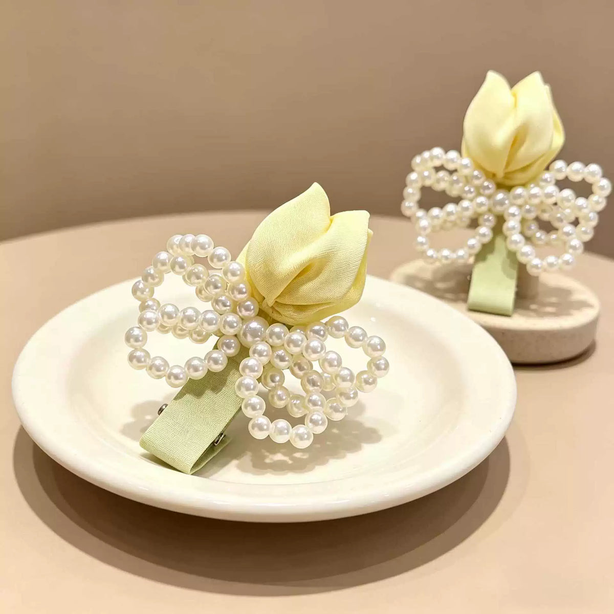Tulip hair clip