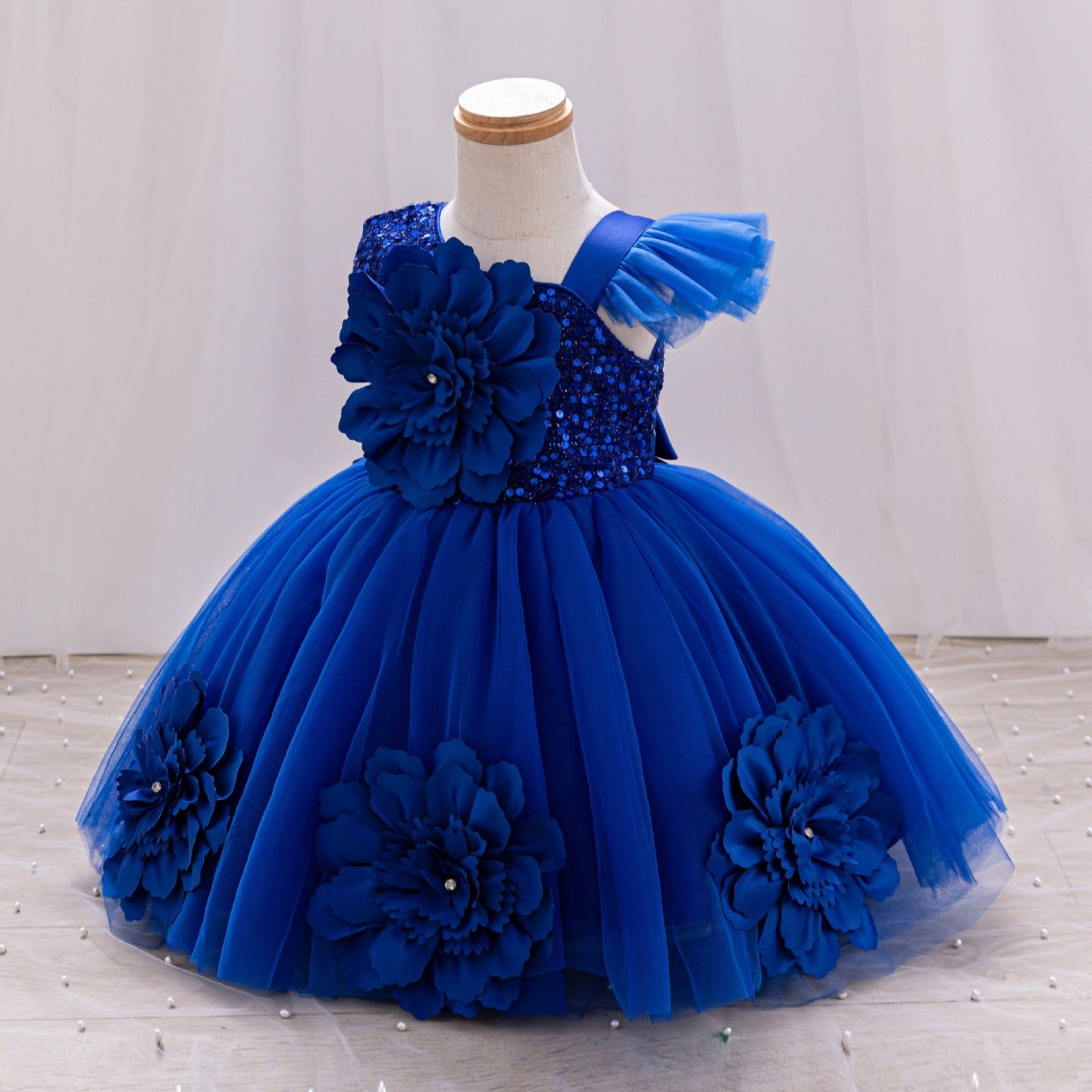 Vestido de fiesta infantil con flores 