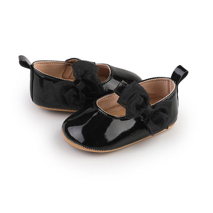 Baby shoe with bow