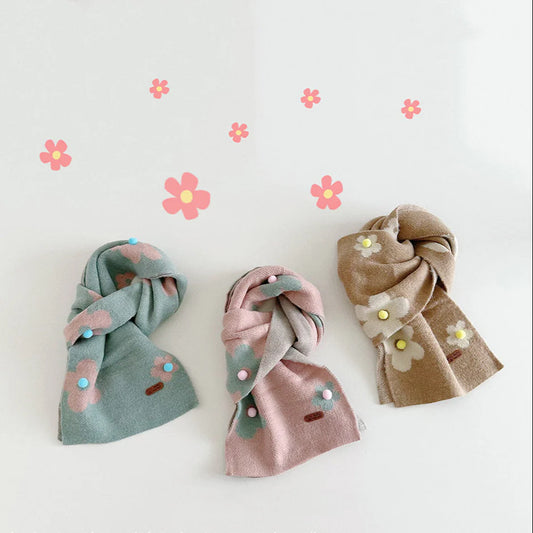 Bufanda infantil con pequeñas flores 