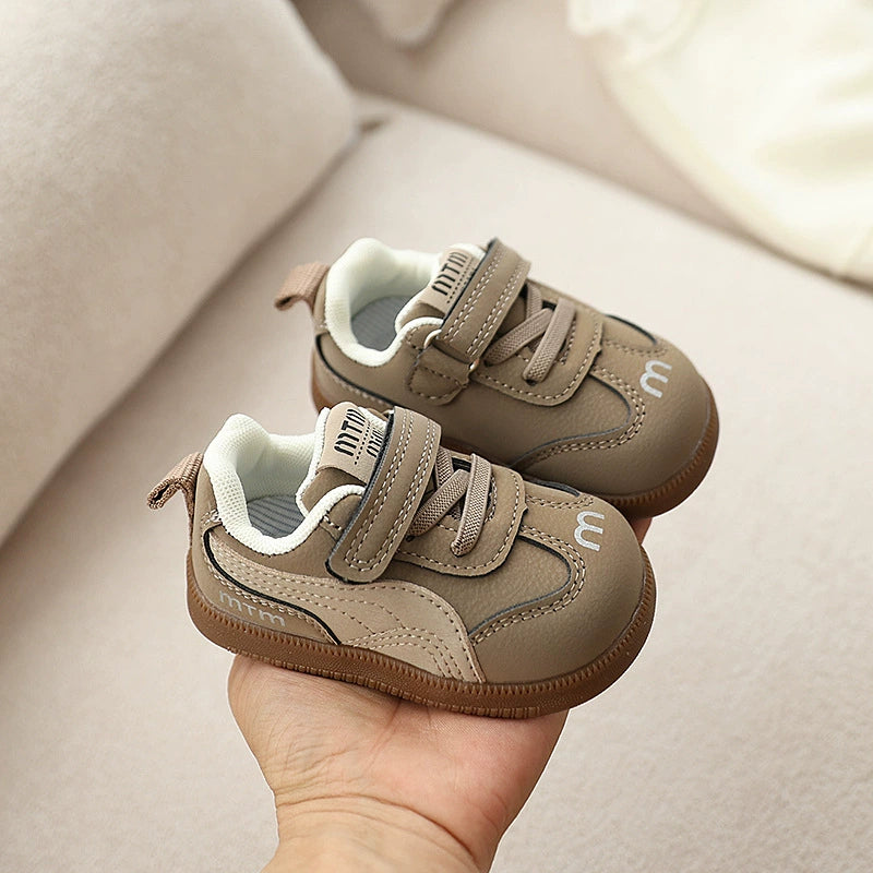Children's sneakers with Velcro