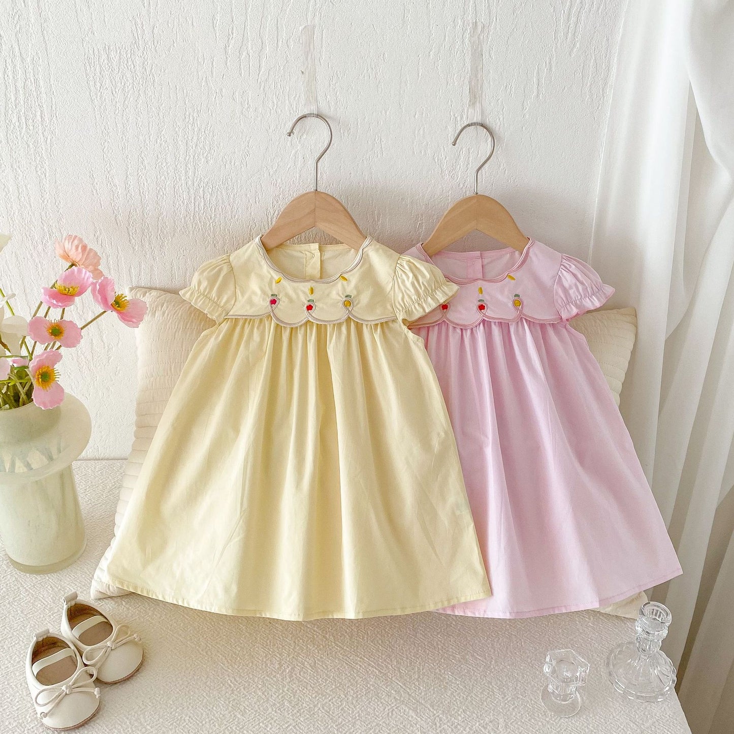 Children's Dress with Little Flowers and Ruffled Sleeves