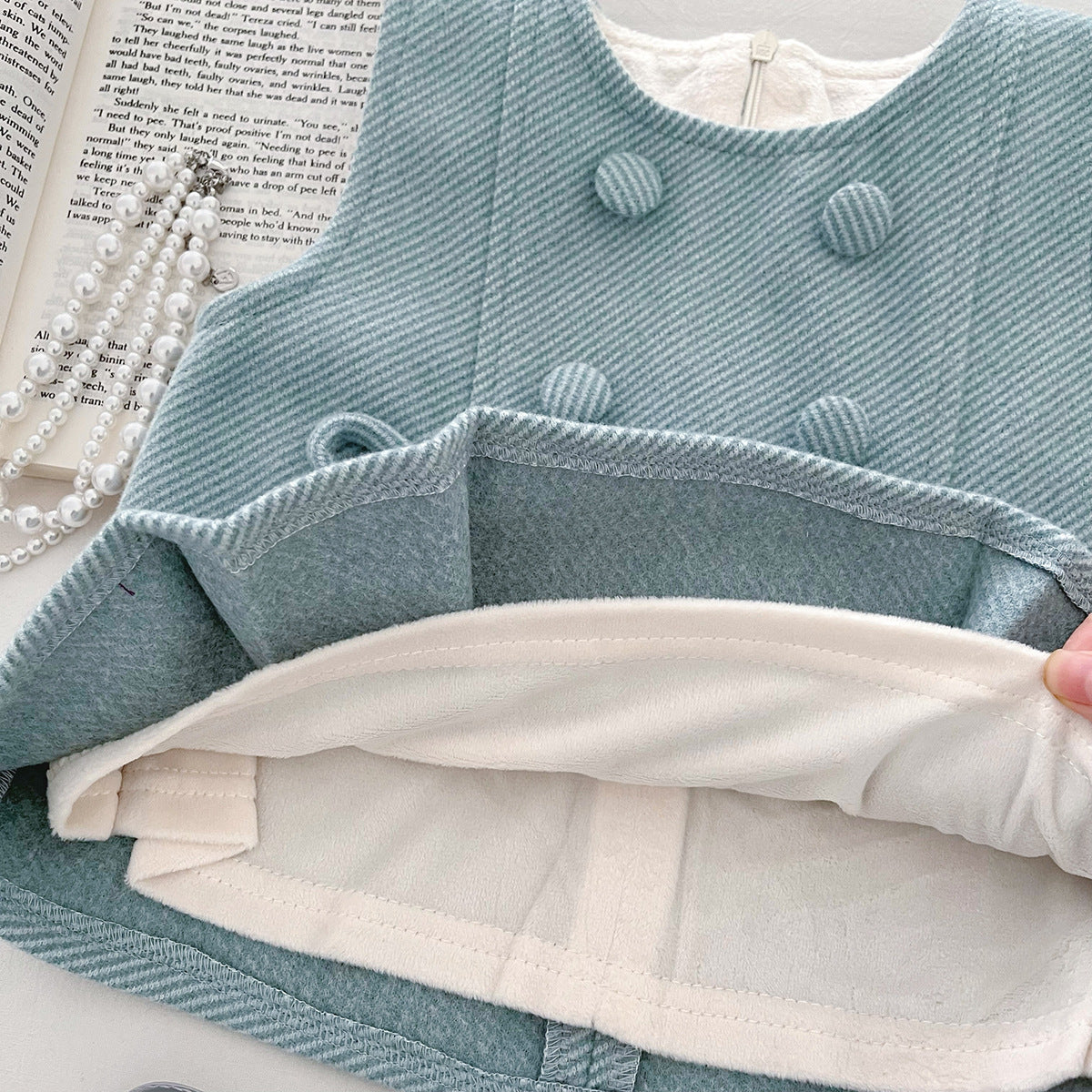 Girls' Set with Lace Collar and Checkered Pattern